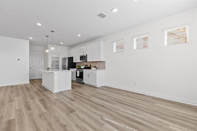 Building Photo - 120 Hartson Dr