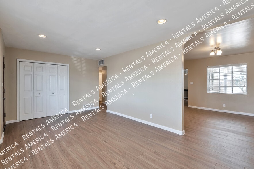 Building Photo - 2606 N Tyndall Ave