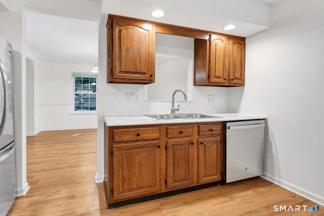 Building Photo - 259 Mayfield Dr