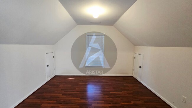 Building Photo - 223 Elmbrook Ln
