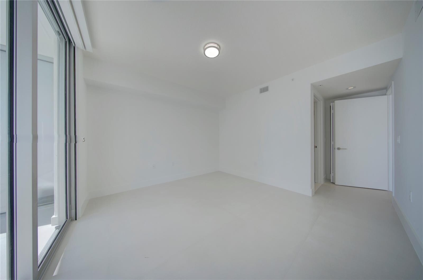 Building Photo - 300 Sunny Isles Blvd