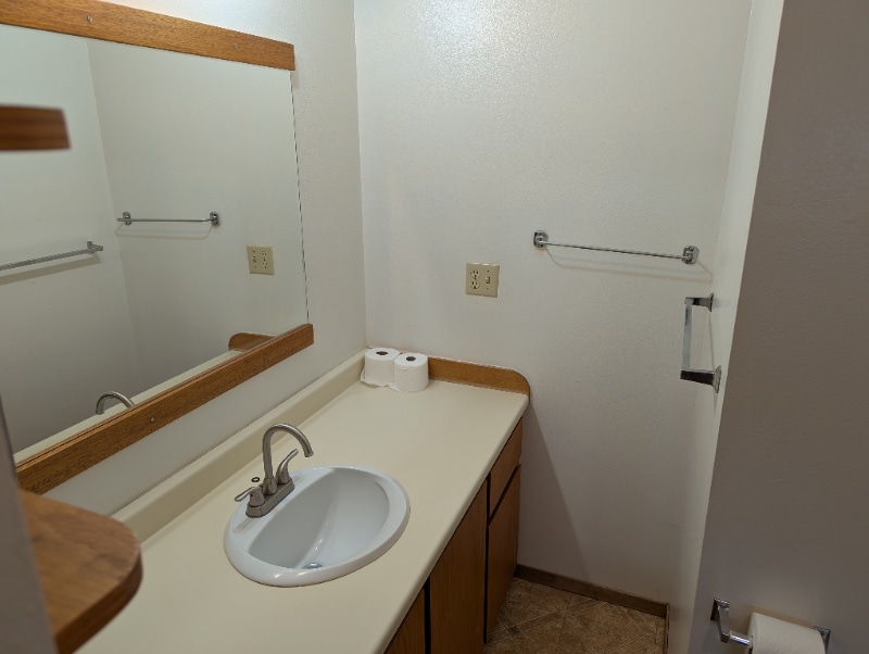 Building Photo - 426 Maple St