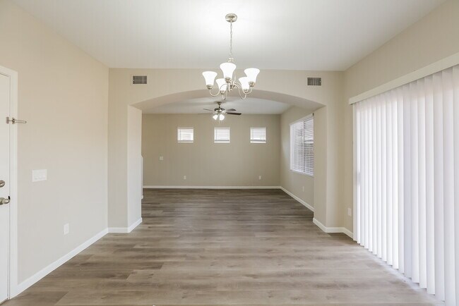 Building Photo - 2829 S 106th Pl