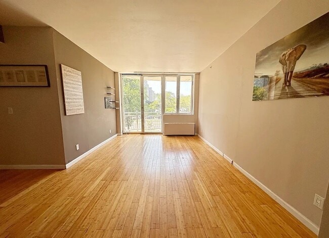 Building Photo - 2805 Ocean Pkwy