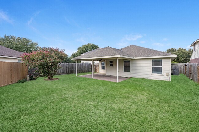 Building Photo - 19423 Rebel Yell Dr