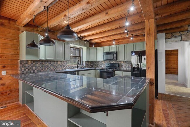 Building Photo - 2200 Blanchard Pl