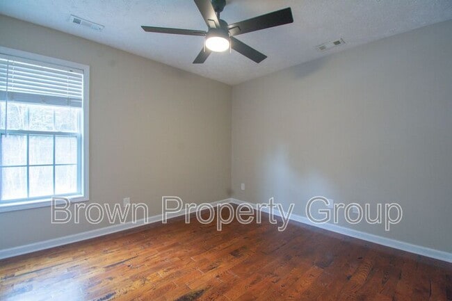 Building Photo - 3685 Pioneer Dr