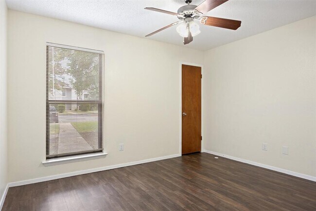 Building Photo - 10616 Mellow Meadow Dr