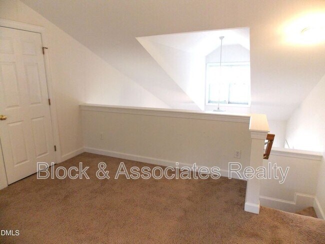 Building Photo - 2701 Sterling Park Dr