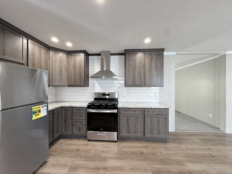 Building Photo - 52167 Williamsburg Ln