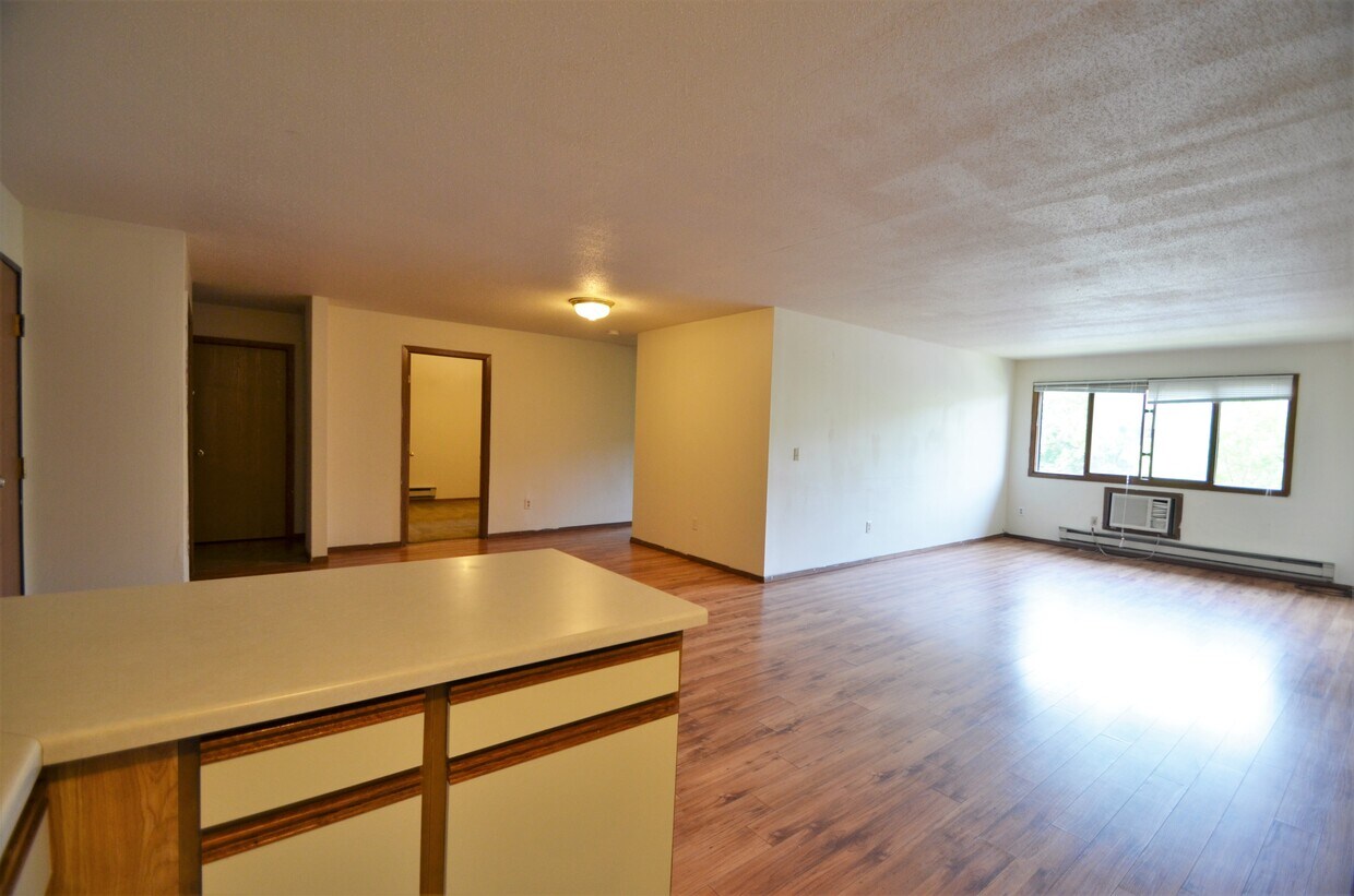 1414 Pine St La Crosse Wi Apartment Finder