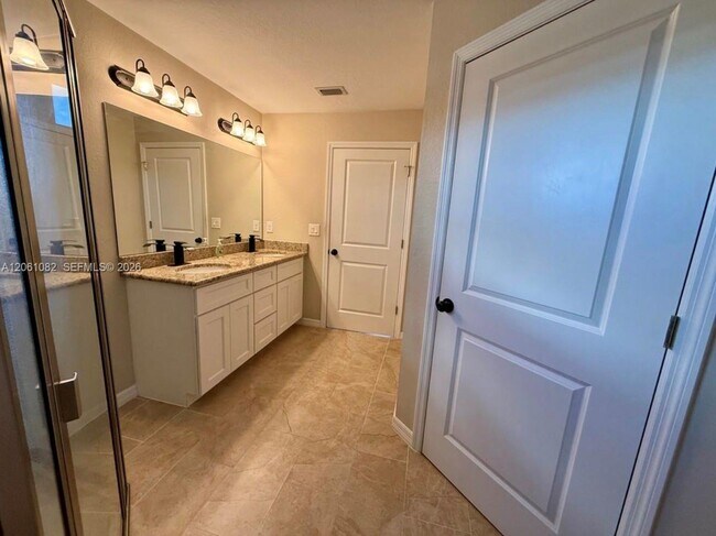 Building Photo - 7033 Waldo Cir