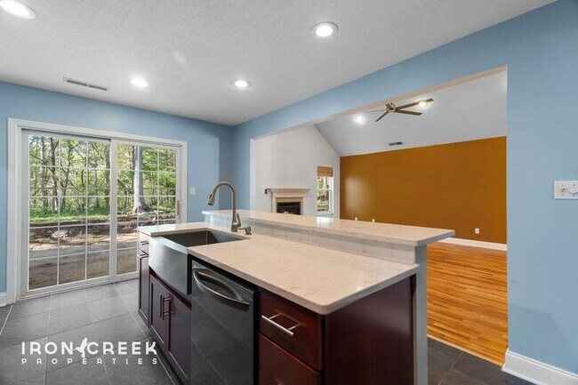 Building Photo - 49 Azalea Dr