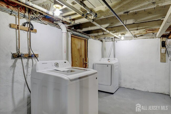 Building Photo - 28 Sedgwick St