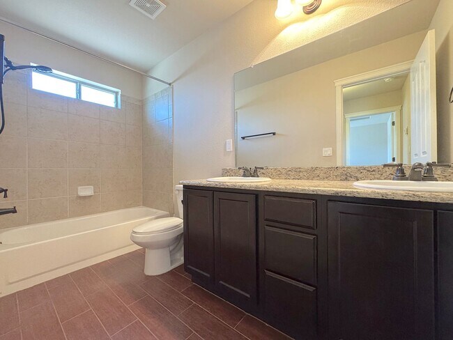 Building Photo - West El Paso 4bed/3bath + office - Refrig ...