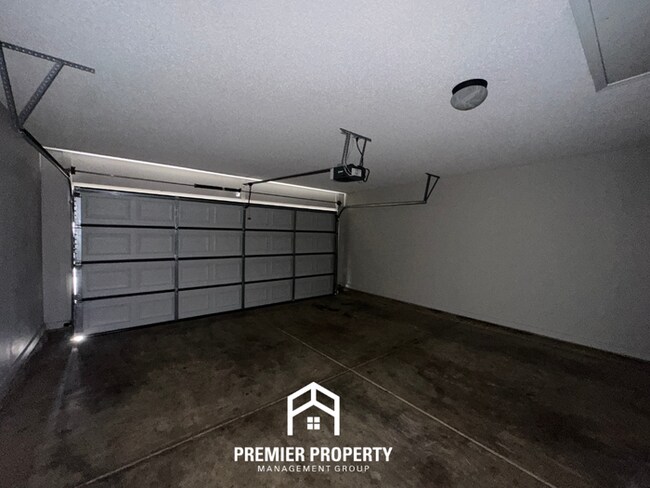Building Photo - Charming 3BR/2BA Bartlett Area Home | High Ceilings & Hardwood Floors