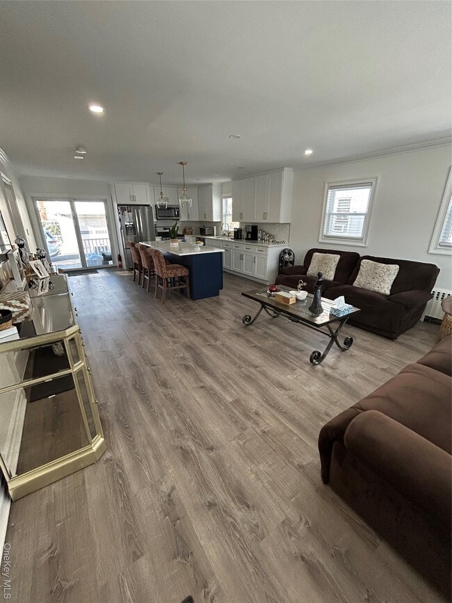 Building Photo - 34 Smith St