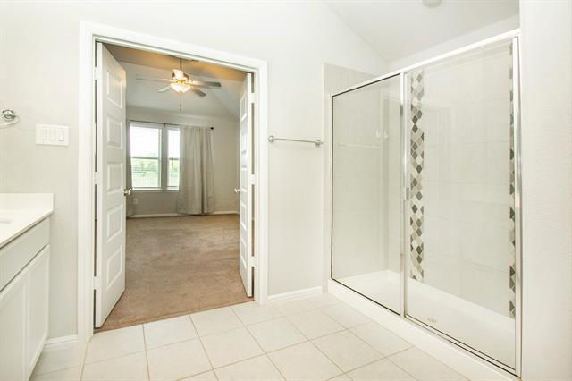 Building Photo - 8840 Landergin Mesa Dr