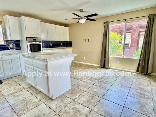 Building Photo - Spacious 4 Bedroom Home in Copper hills Ne...