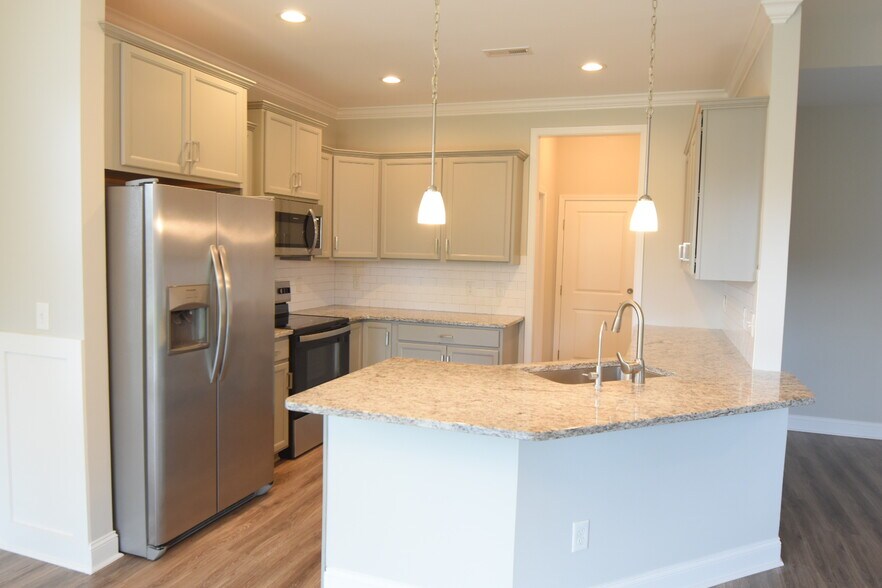 Building Photo - 1308 Teddy Rd