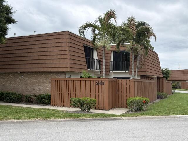 Building Photo - 3900 SE County Line Rd