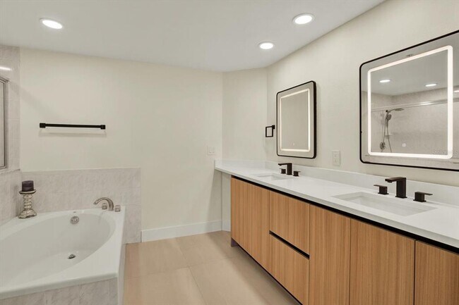 Building Photo - 670 Island Way