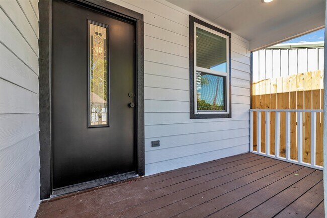 Building Photo - 3440 Bremond St