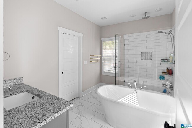 Building Photo - 2024 Adams Ridge Dr