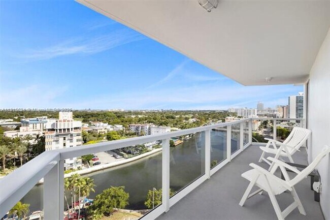 Building Photo - 2401 Collins Ave
