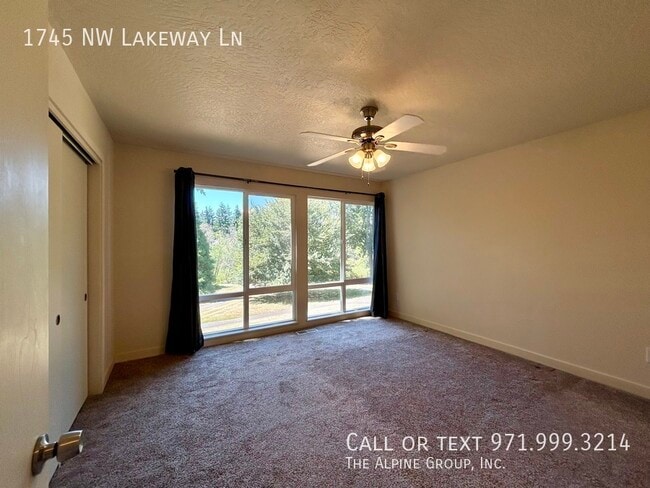 Building Photo - 1745 NW Lakeway Ln