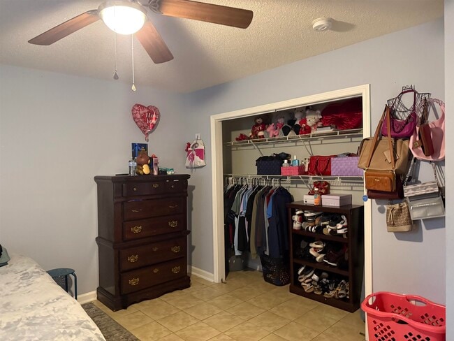 Building Photo - 2000 Greens Blvd