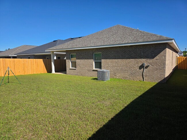 Building Photo - Brand new 5BR/3BA with Amenities Galore