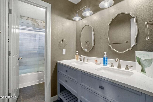 Building Photo - 11032 Bullseye St