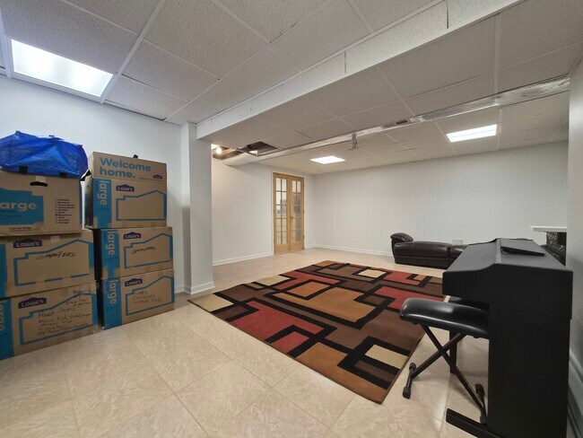 Building Photo - 3817 Baybrook Dr