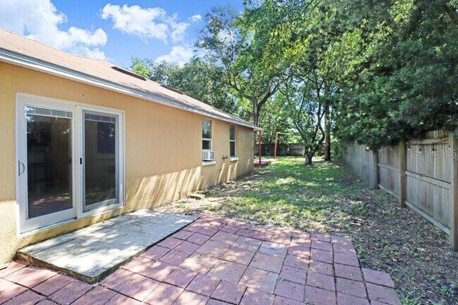 Building Photo - 1131 Dogwood Ave