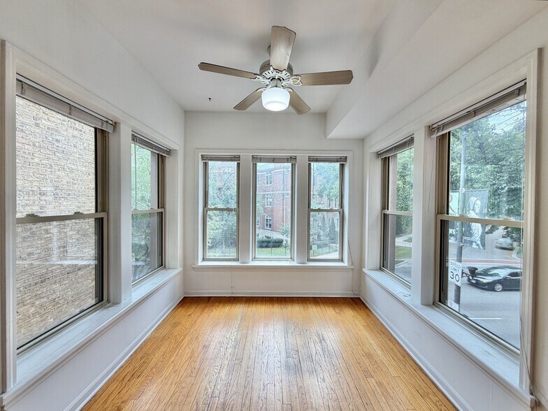 Building Photo - 5817 N Ridge Ave