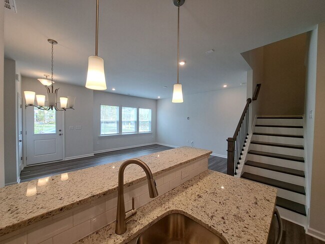 Building Photo - Charming 3 beds 2.5 baths in Fuquay Varina!