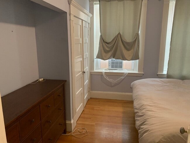 Building Photo - 8 Garrison St