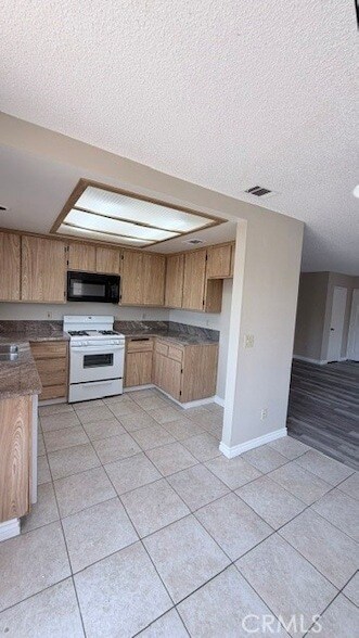 Building Photo - 377 E Puente St