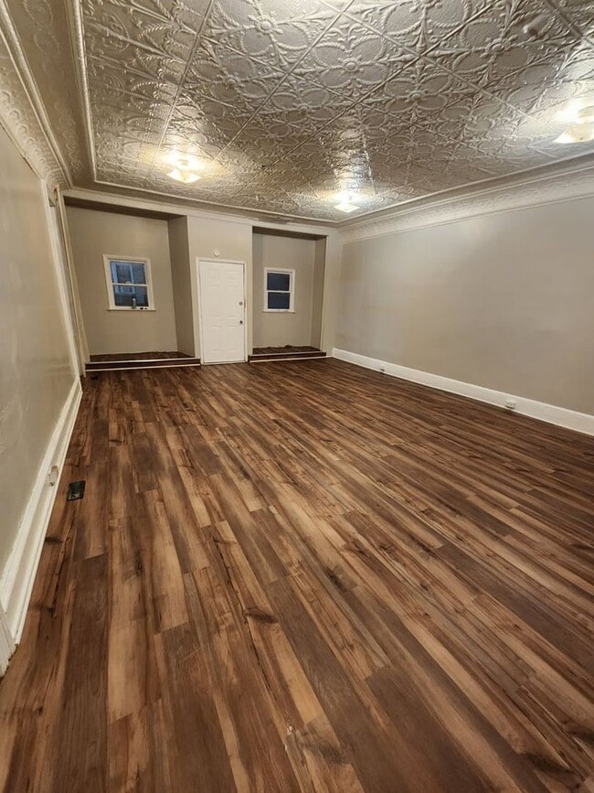 Building Photo - 1023 Greenwich St