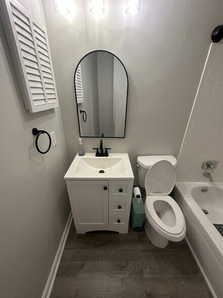 Building Photo - 92 Topsail Ct