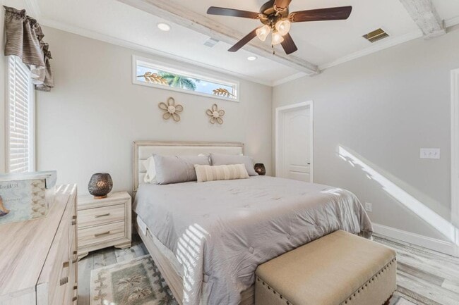 Building Photo - 12581 Coconut Dr