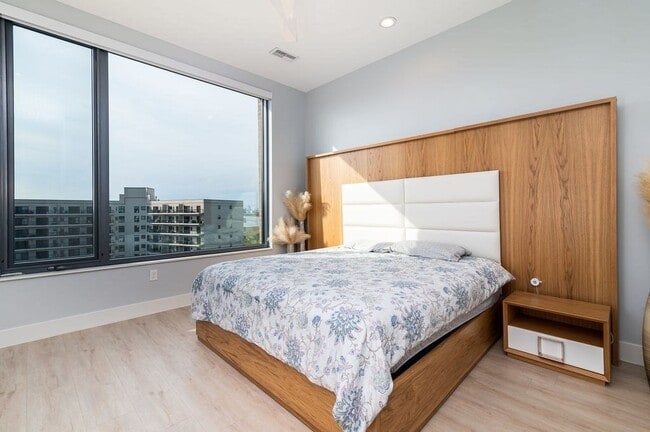 Building Photo - 60 Quincy Shore Dr