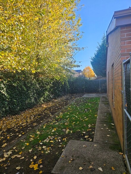 Building Photo - 8817 NE 15th Ave