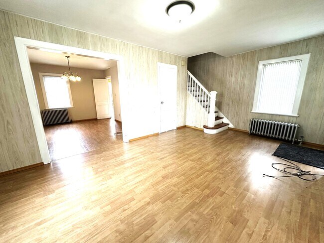 Building Photo - 23 Juniper Ave