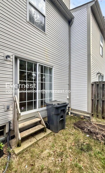 Building Photo - 199 Macandrews Way