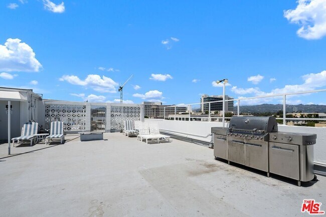 Building Photo - 9950 Durant Dr