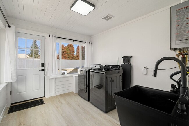 Building Photo - 3413 N 8th St