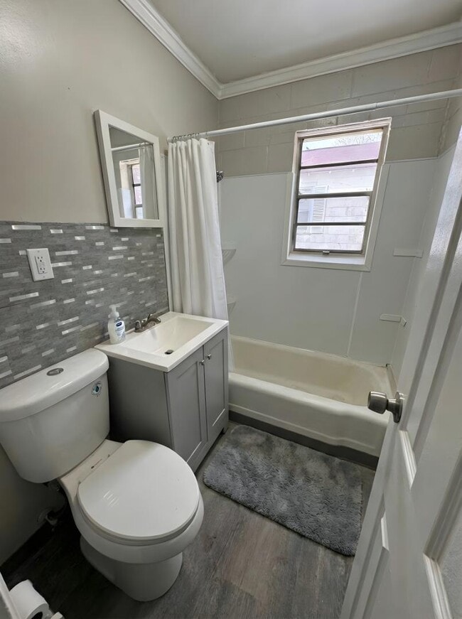 Building Photo - 303 Hay St