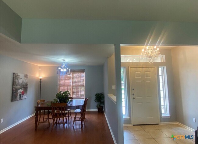 Building Photo - 5704 Meadow Wood Dr